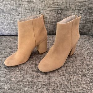 Kenneth Cole Caylee high heeled suede leather booties with block heel